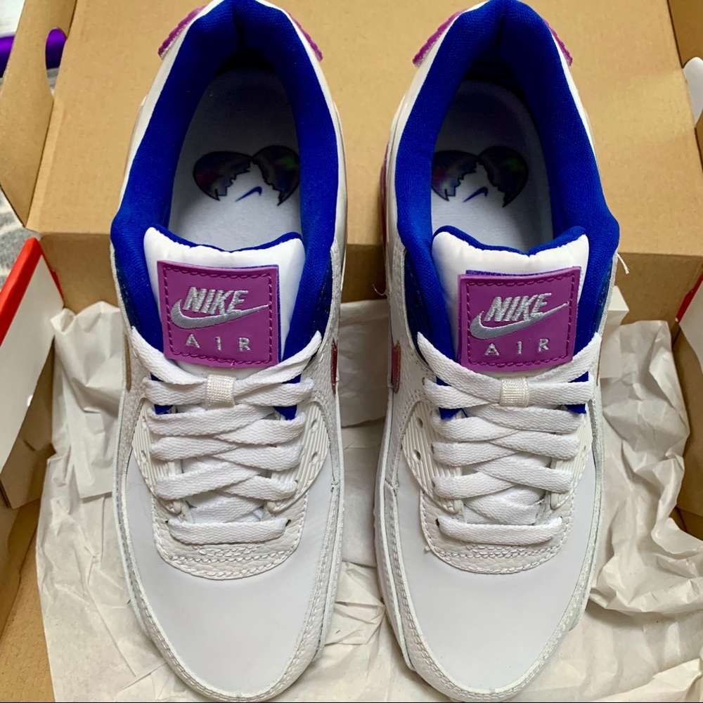 *SOLD* Nike Women’s Air Max 90 SE - Picture 2 of 5